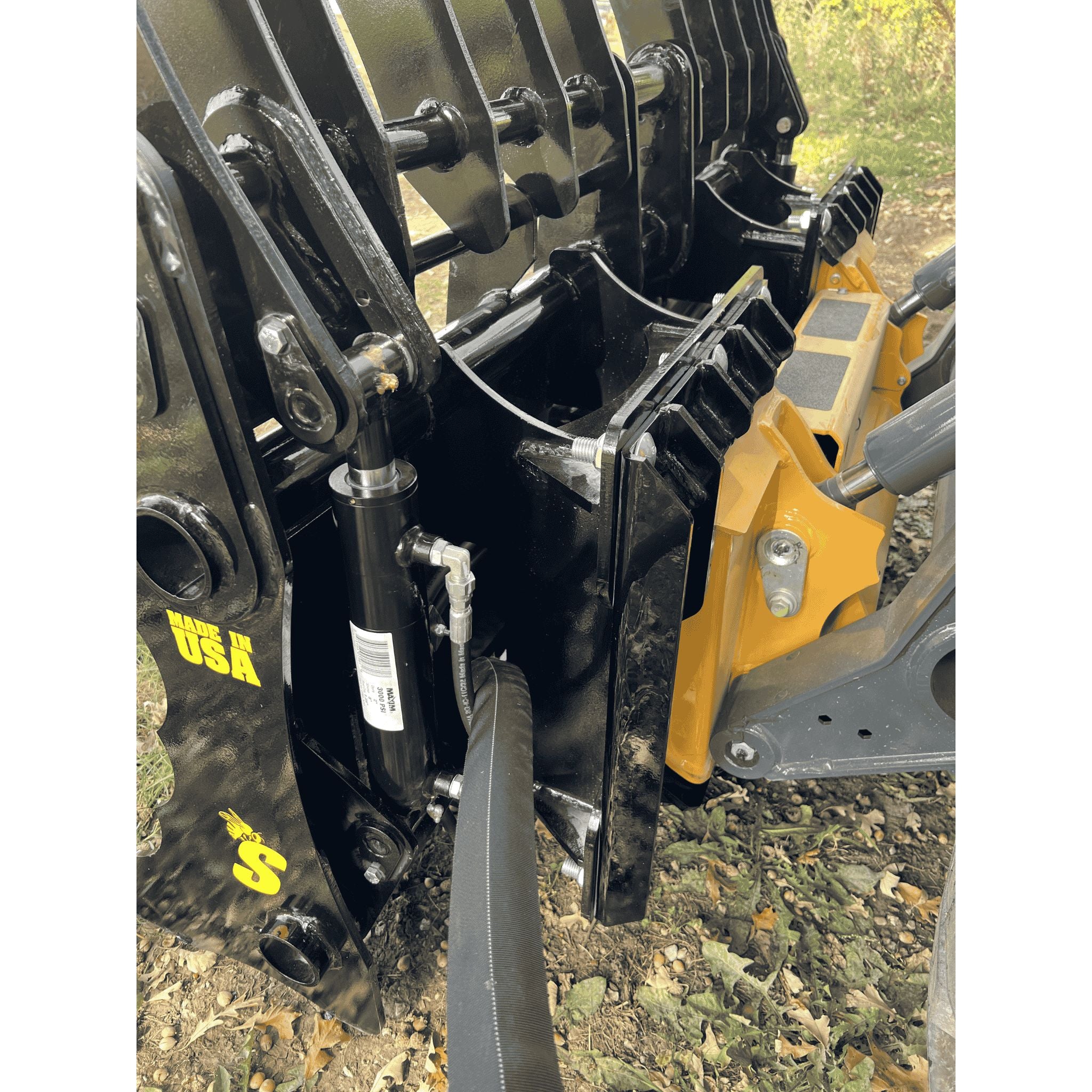 Stinger Clam Grapple | AR200 Steel | Interchangeable Mounts