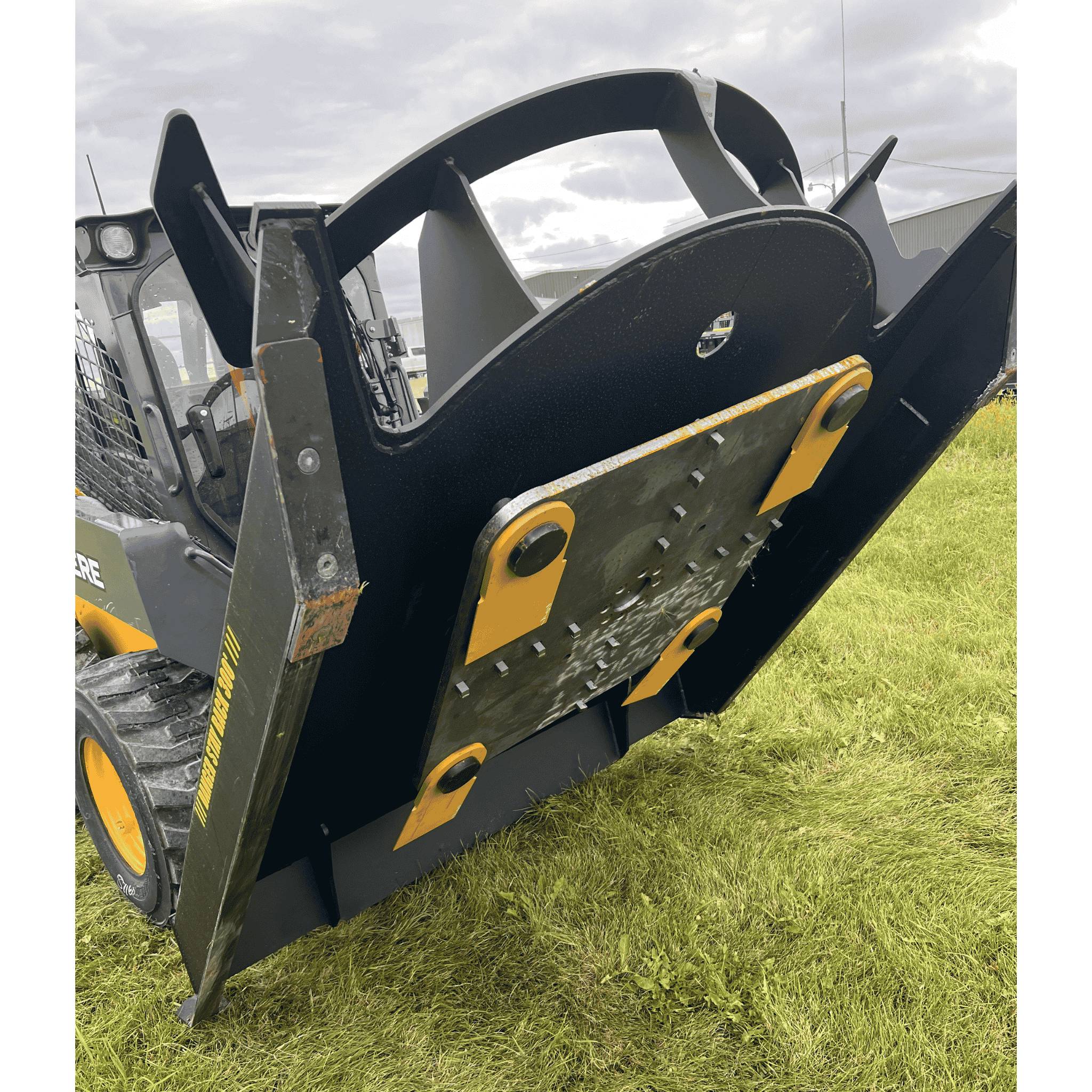Stinger Twister F4 Series Brush Cutter | 7" Mulching Capacity | Radial Piston Direct Drive