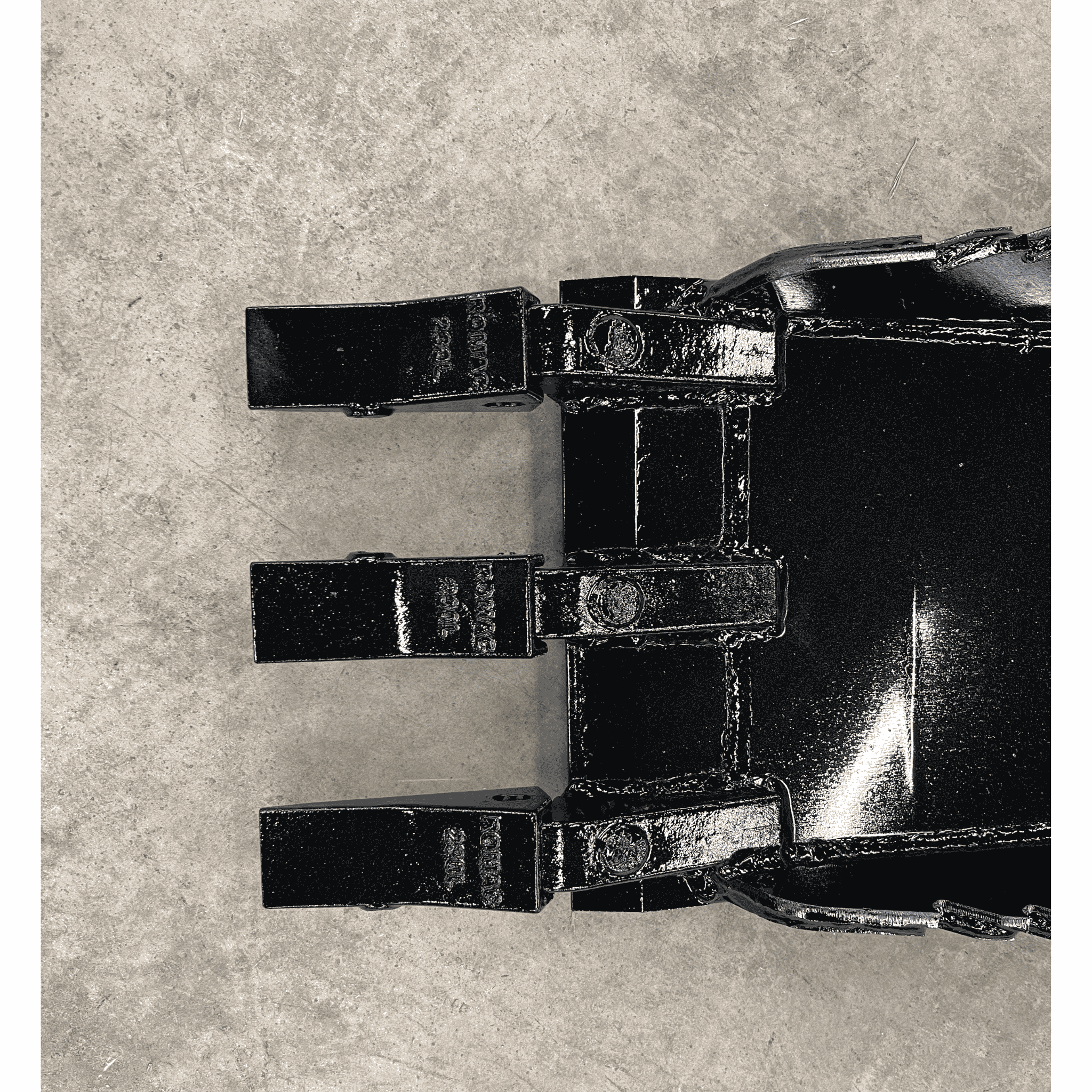 Stinger Stump Bucket (STB) | 52" Spade | Romac Teeth